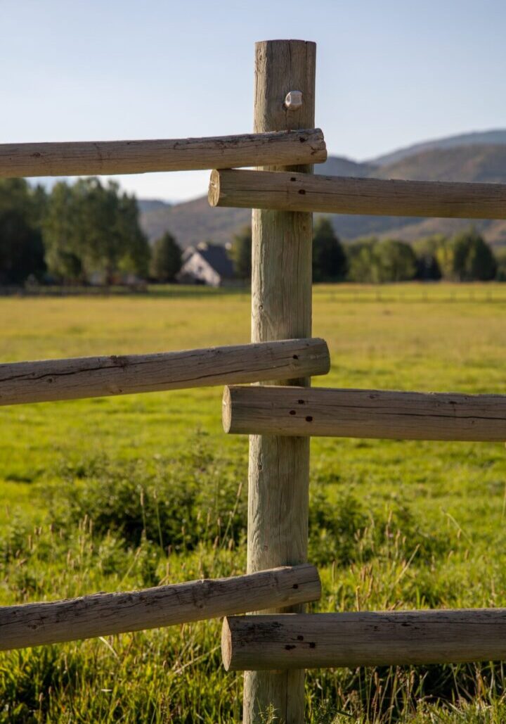 wooden-fence-join